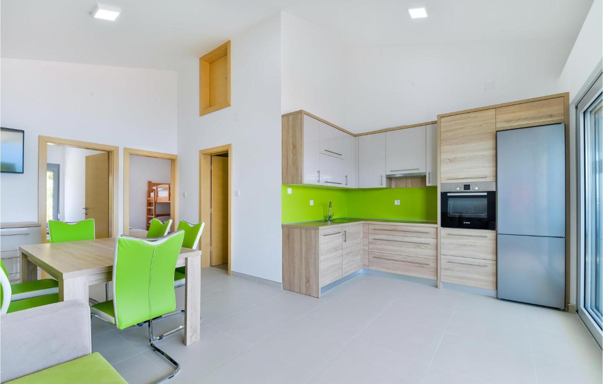 2 Bedroom Beautiful Apartment In Pag Pag Town Extérieur photo